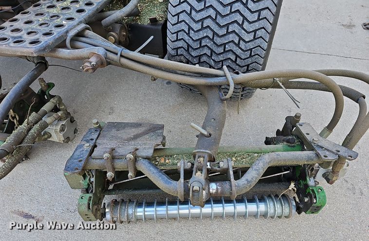 image for item NE9539 John Deere  3215B reel mower