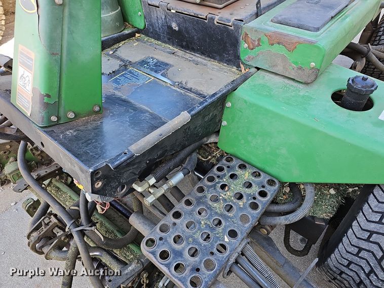 image for item NE9539 John Deere  3215B reel mower