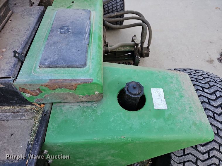 image for item NE9539 John Deere  3215B reel mower