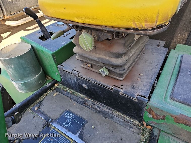 image for item NE9539 John Deere  3215B reel mower