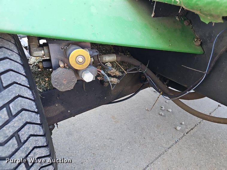 image for item NE9539 John Deere  3215B reel mower