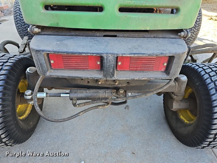 image for item NE9539 John Deere  3215B reel mower