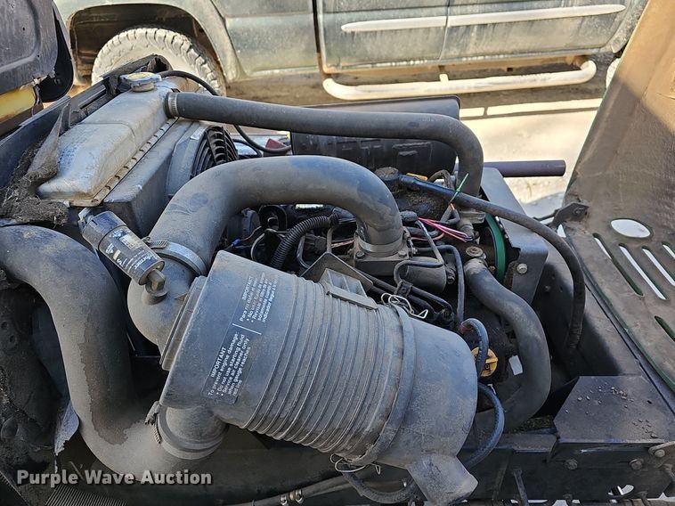 image for item NE9539 John Deere  3215B reel mower