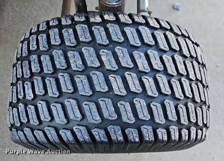 image for item NE9539 John Deere  3215B reel mower