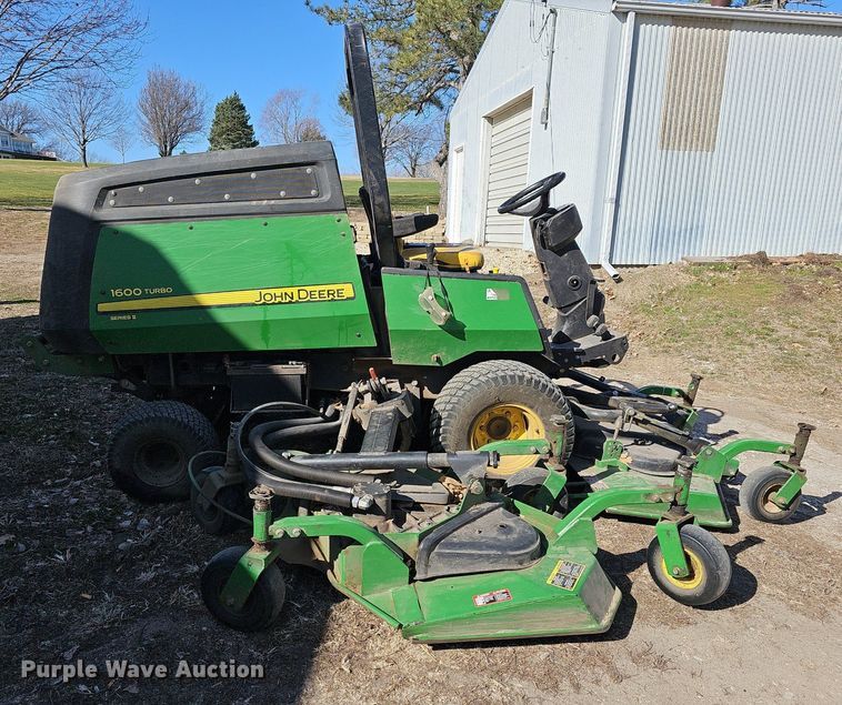 image for item NE9541 2007 John Deere 1600 series II lawn mower
