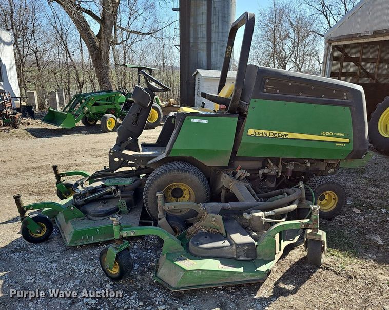 image for item NE9541 2007 John Deere 1600 series II lawn mower