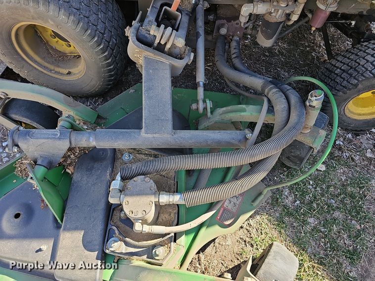 image for item NE9541 2007 John Deere 1600 series II lawn mower