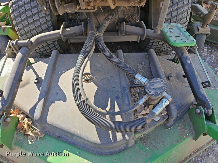 image for item NE9541 2007 John Deere 1600 series II lawn mower