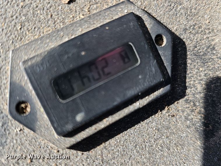 image for item NE9541 2007 John Deere 1600 series II lawn mower