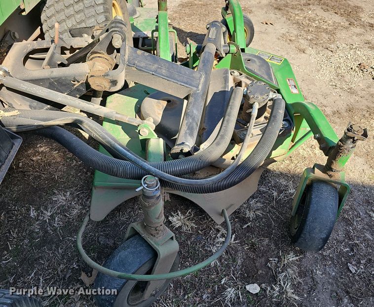 image for item NE9541 2007 John Deere 1600 series II lawn mower