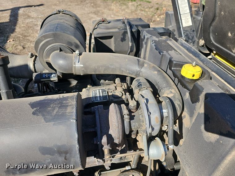 image for item NE9541 2007 John Deere 1600 series II lawn mower