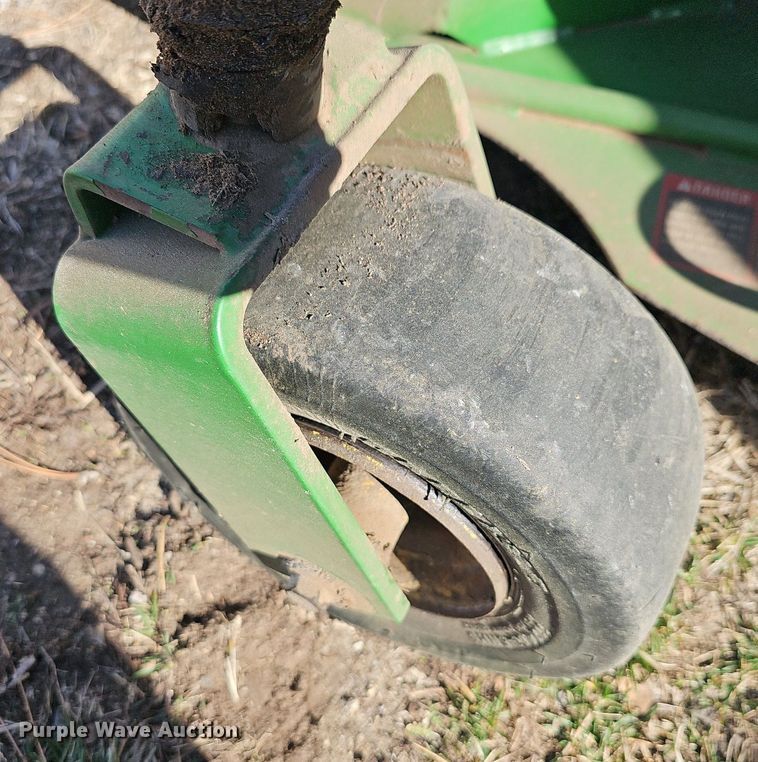 image for item NE9541 2007 John Deere 1600 series II lawn mower