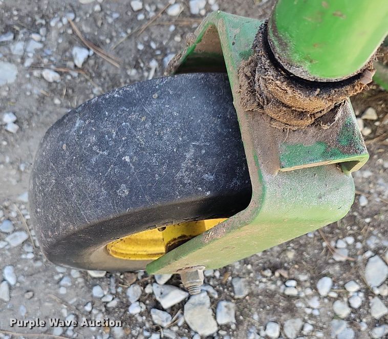 image for item NE9541 2007 John Deere 1600 series II lawn mower