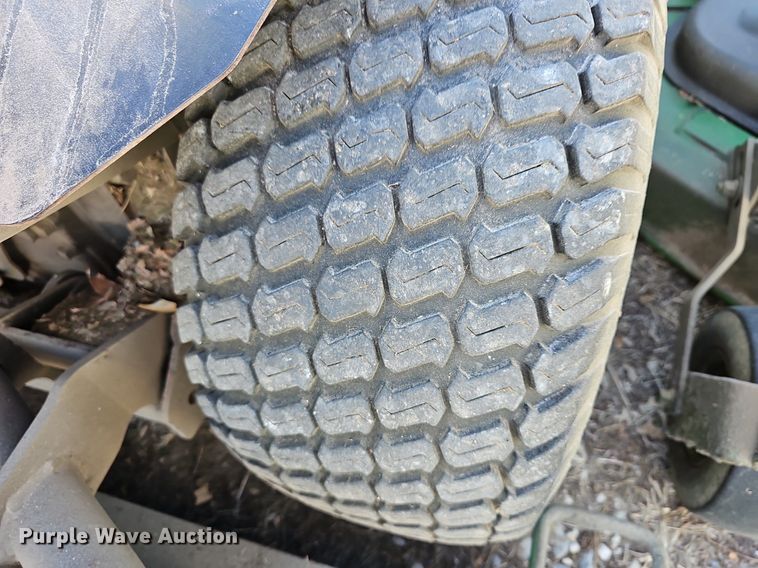 image for item NE9541 2007 John Deere 1600 series II lawn mower