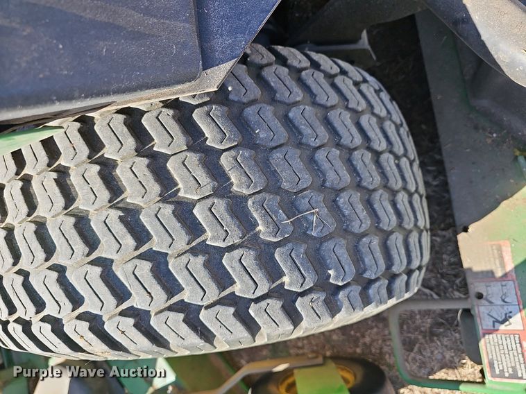 image for item NE9541 2007 John Deere 1600 series II lawn mower