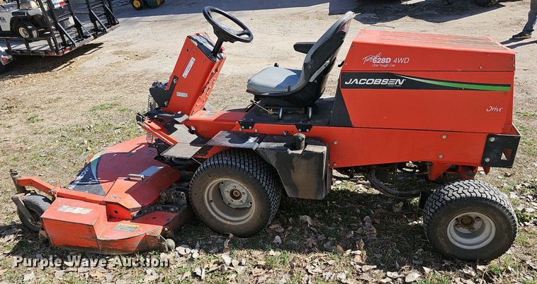 image for item NE9542 Jacobsen Turf Cat lawn mower