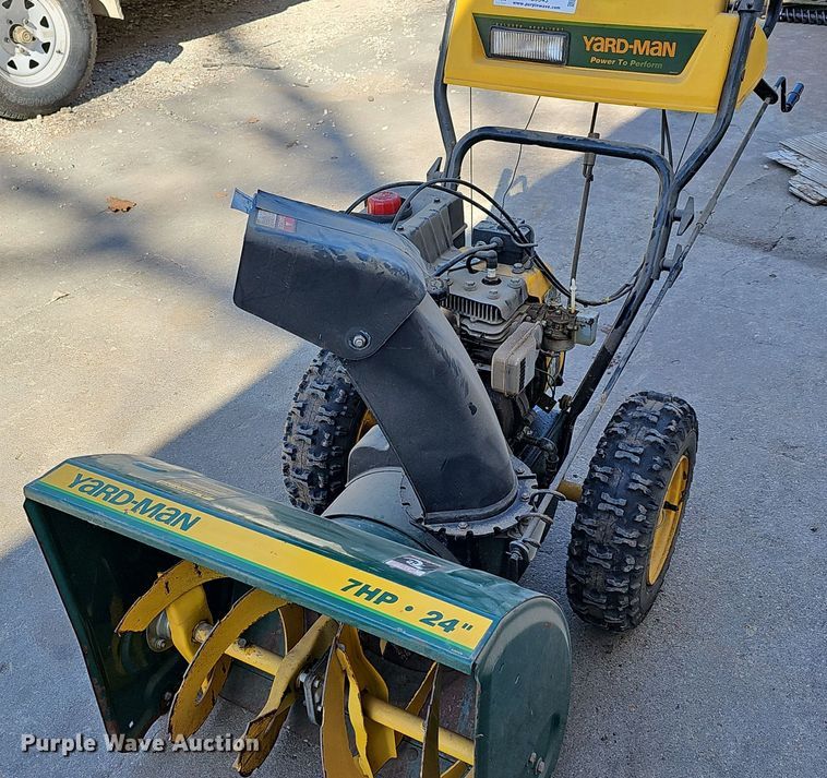 image for item NE9543 Yardman 404 snow blower