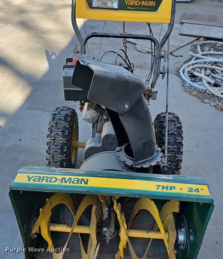 image for item NE9543 Yardman 404 snow blower