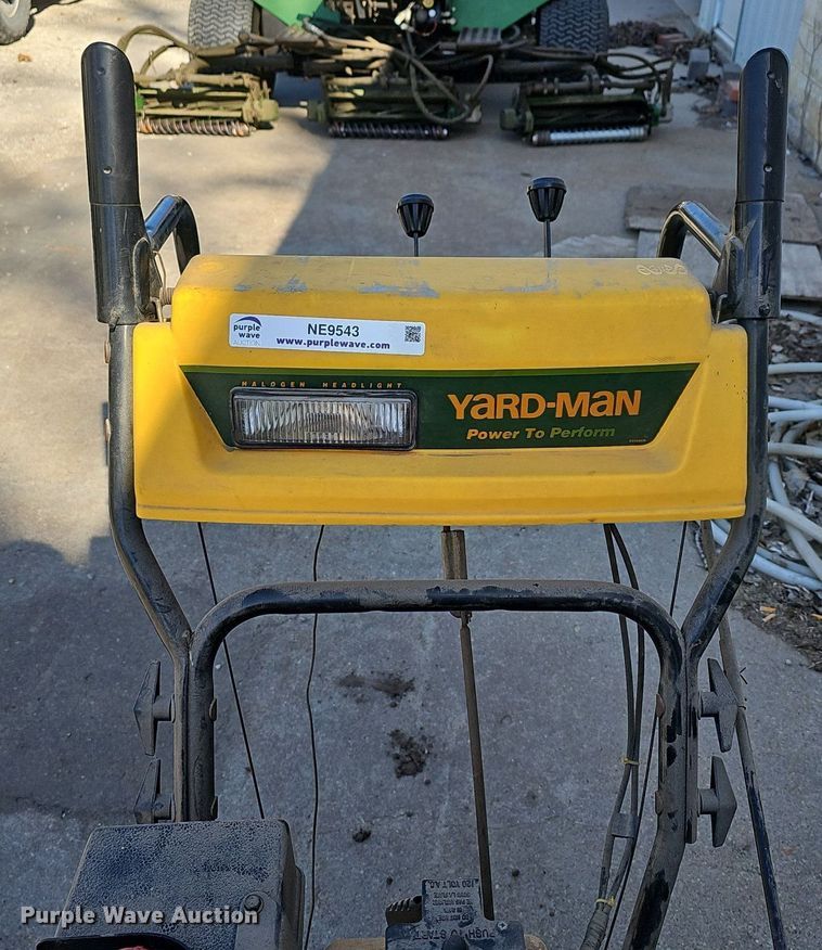 image for item NE9543 Yardman 404 snow blower
