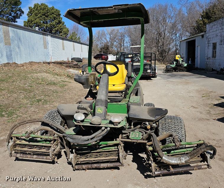 image for item NE9544 2010 John Deere 7500 Precision Cut reel mower