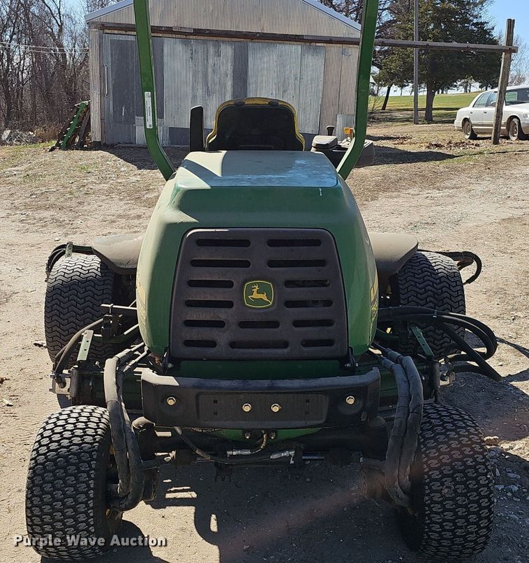 image for item NE9544 2010 John Deere 7500 Precision Cut reel mower