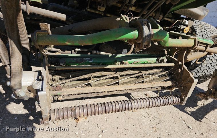 image for item NE9544 2010 John Deere 7500 Precision Cut reel mower