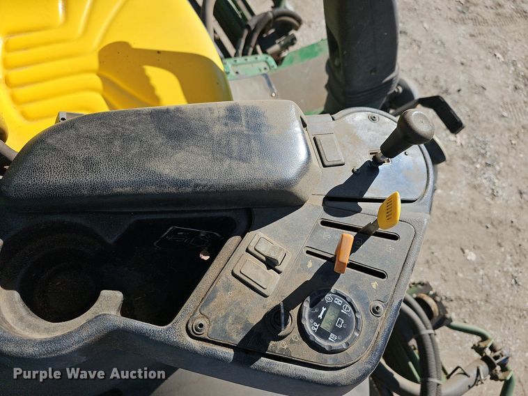 image for item NE9544 2010 John Deere 7500 Precision Cut reel mower
