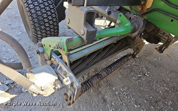 image for item NE9544 2010 John Deere 7500 Precision Cut reel mower