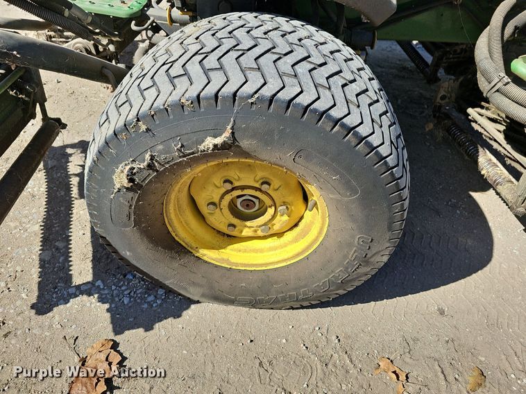 image for item NE9544 2010 John Deere 7500 Precision Cut reel mower