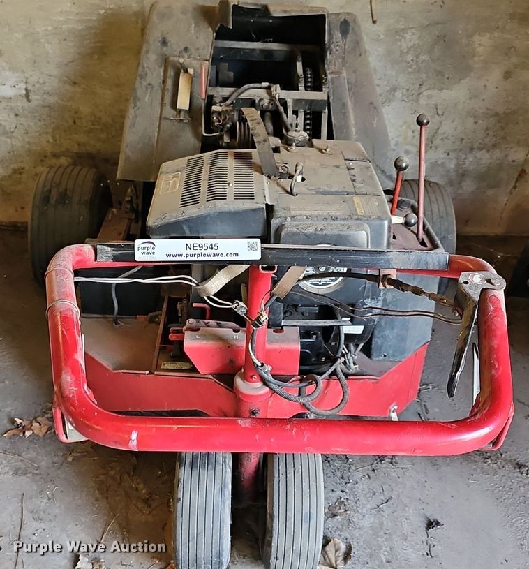 image for item NE9545 Toro Greens aerator