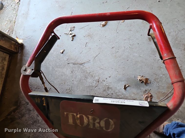 image for item NE9545 Toro Greens aerator