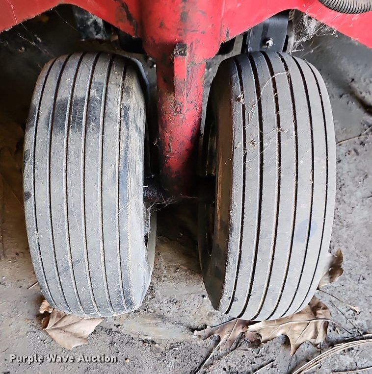 image for item NE9545 Toro Greens aerator