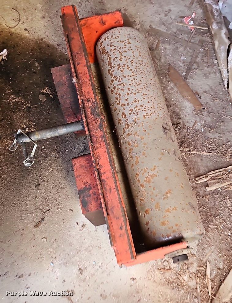 image for item NE9546 2005 Ryan Cushman Core Harvester attachment