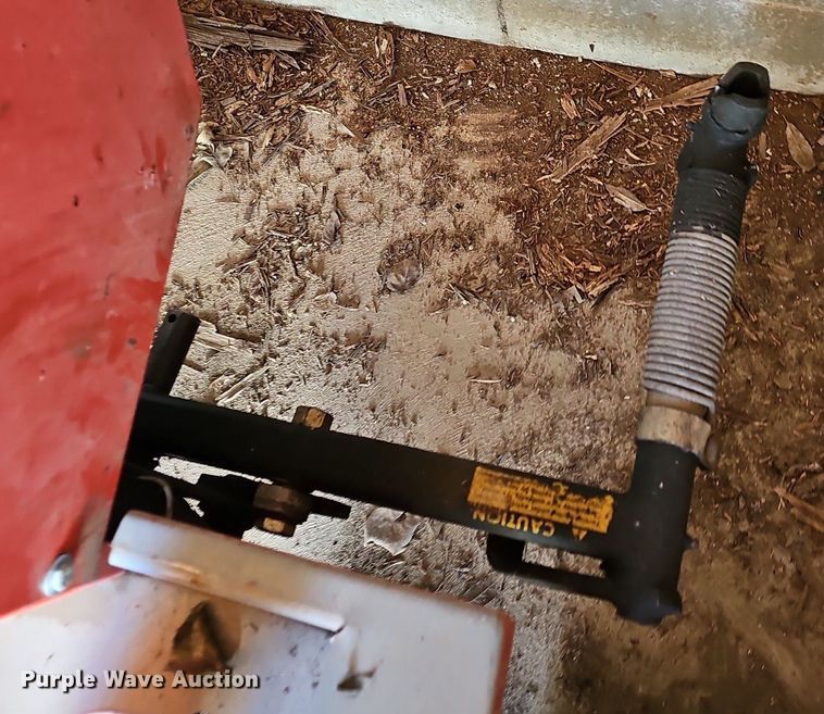 image for item NE9546 2005 Ryan Cushman Core Harvester attachment