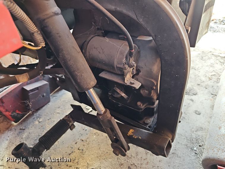 image for item NE9546 2005 Ryan Cushman Core Harvester attachment