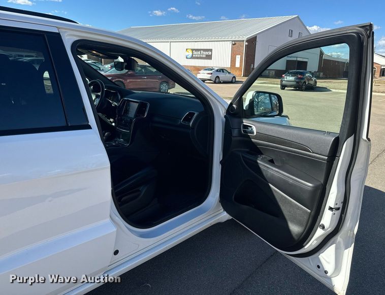 image for item NF9354 2018 Jeep  Grand Cherokee  SUV