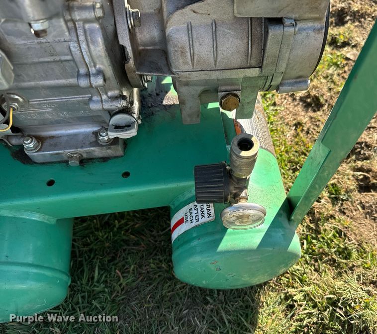 image for item NF9362 Speedaire 4GB42 air compressor