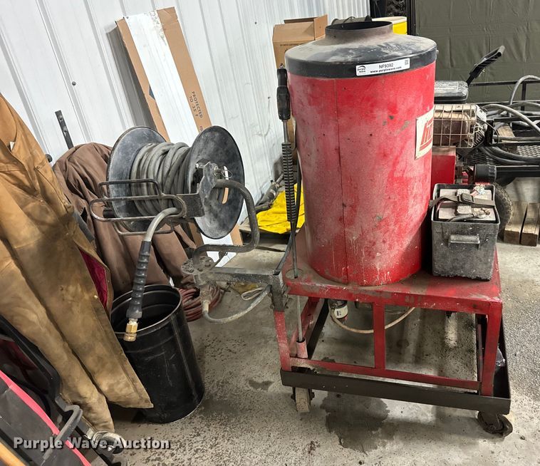 image for item NF9392 Hotsy pressure washer