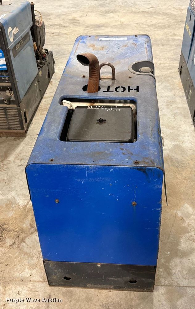 image for item NF9396 Miller Bobcat 225 T welder/generator