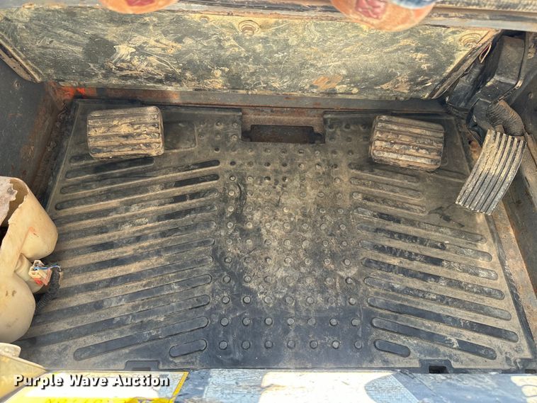 image for item NF9400 2014 Takeuchi TL12 tracked skid steer loader