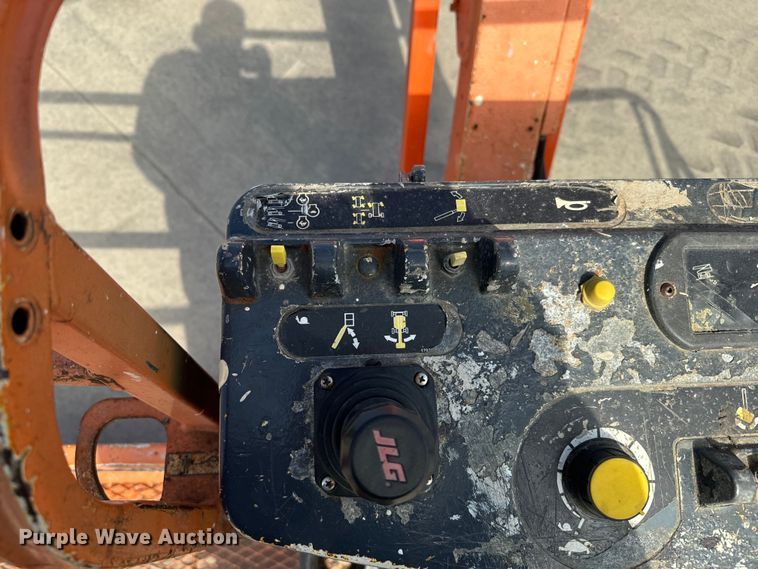 image for item NF9401 2012 JLG 660SJ boom lift