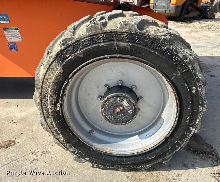 image for item NF9401 2012 JLG 660SJ boom lift