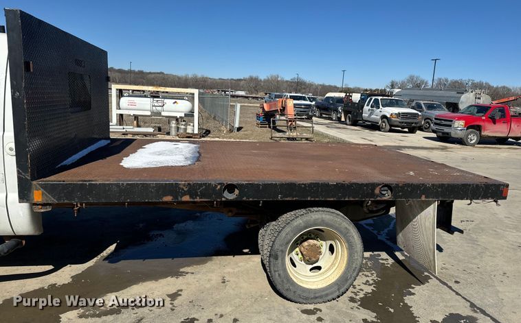 image for item NF9410 2007 Ford F450 Super Duty flatbed truck
