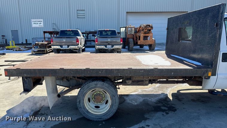 image for item NF9410 2007 Ford F450 Super Duty flatbed truck