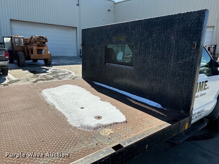 image for item NF9410 2007 Ford F450 Super Duty flatbed truck