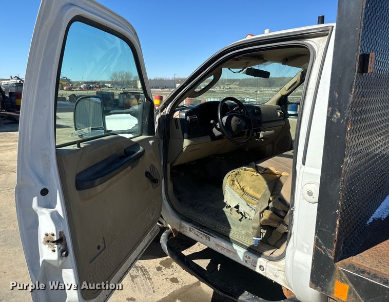 image for item NF9410 2007 Ford F450 Super Duty flatbed truck