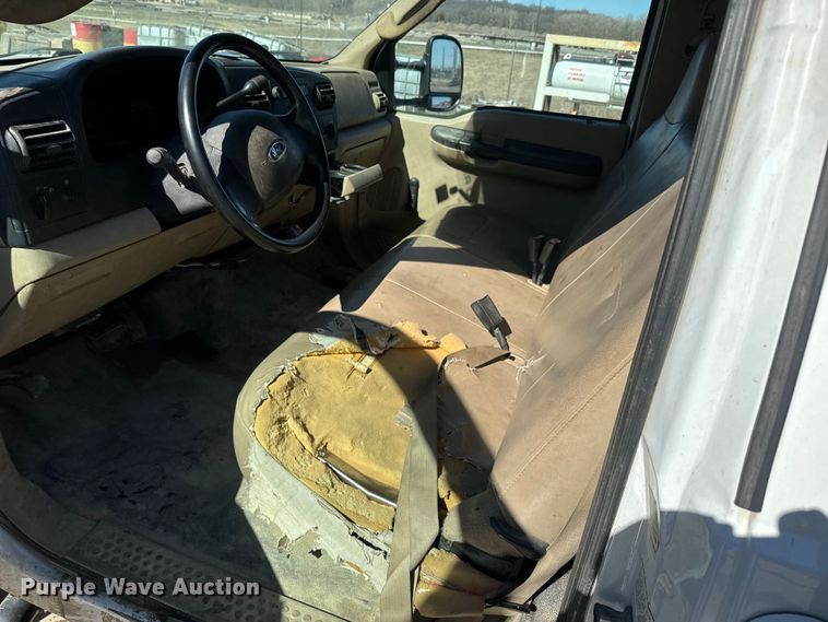 image for item NF9410 2007 Ford F450 Super Duty flatbed truck