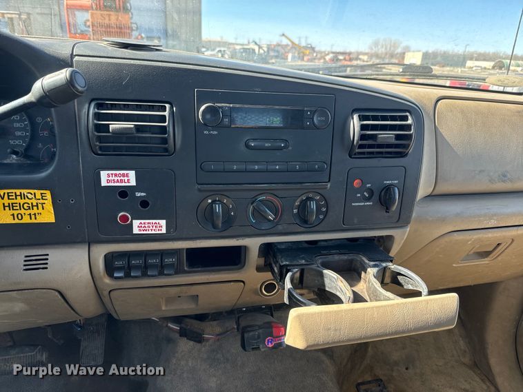 image for item NF9410 2007 Ford F450 Super Duty flatbed truck