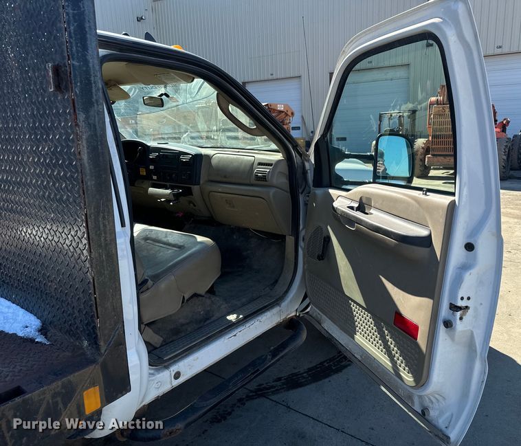 image for item NF9410 2007 Ford F450 Super Duty flatbed truck