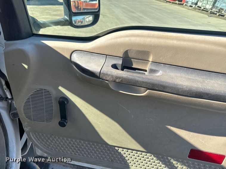 image for item NF9410 2007 Ford F450 Super Duty flatbed truck